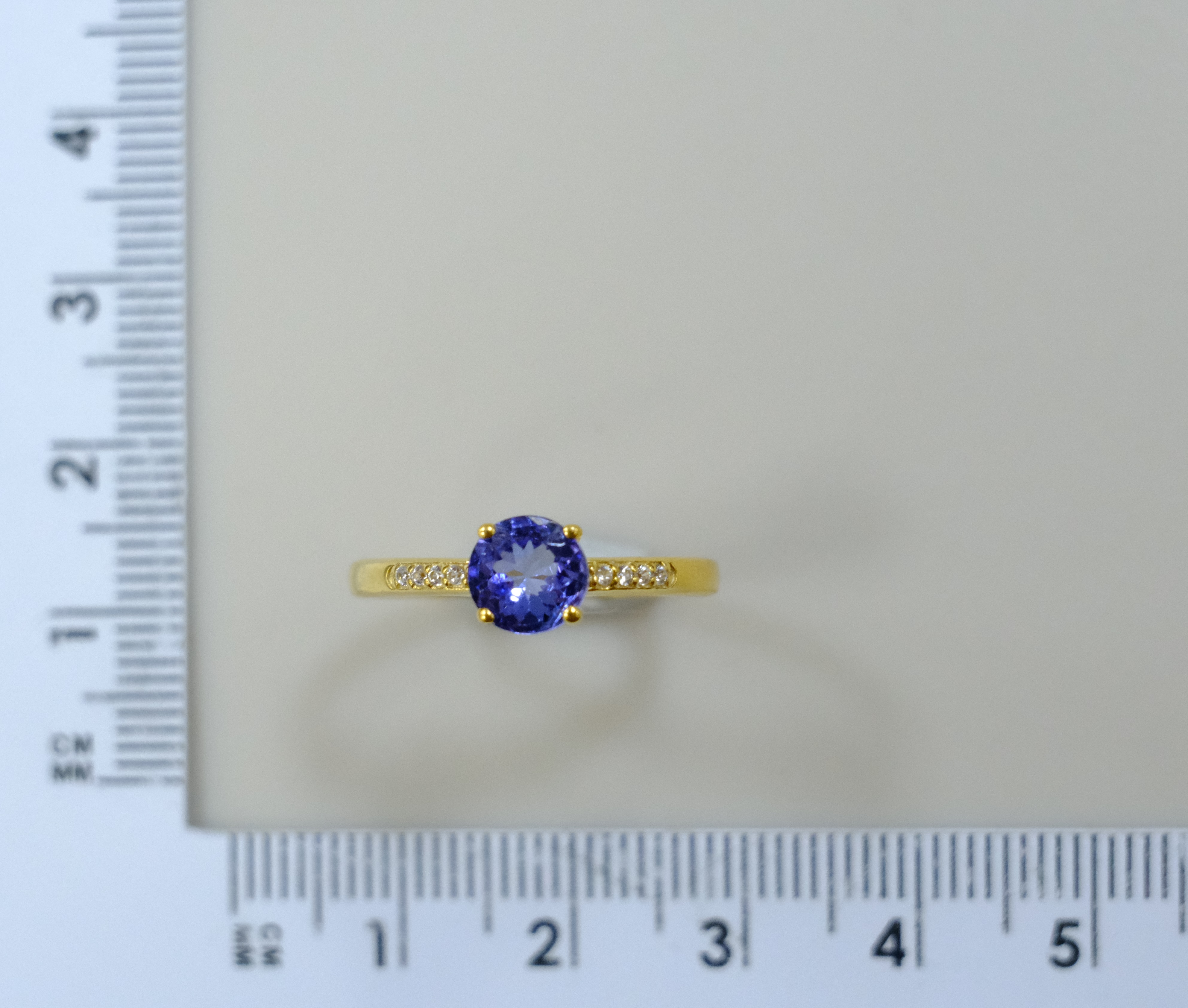Серебряное кольцо с танзанитом